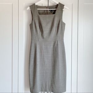 EUC Banana Republic Italian Wool sheath dress